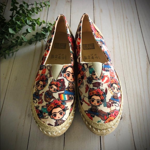 Blue Frida Kahlo Summer Flats W Face Mask